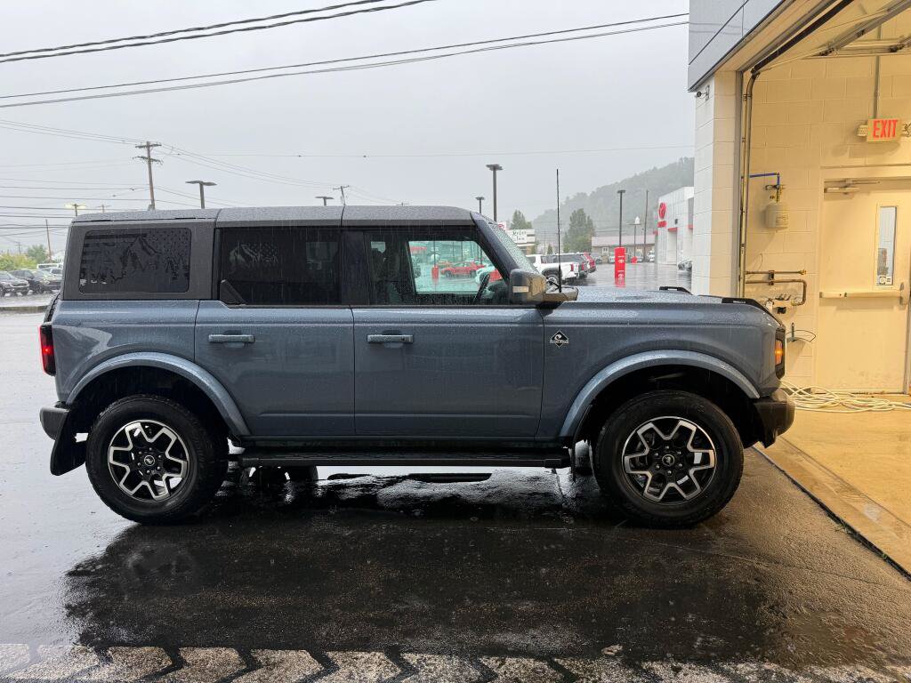 Used 2023 Ford Bronco Outer Banks AWD/4WD image 6