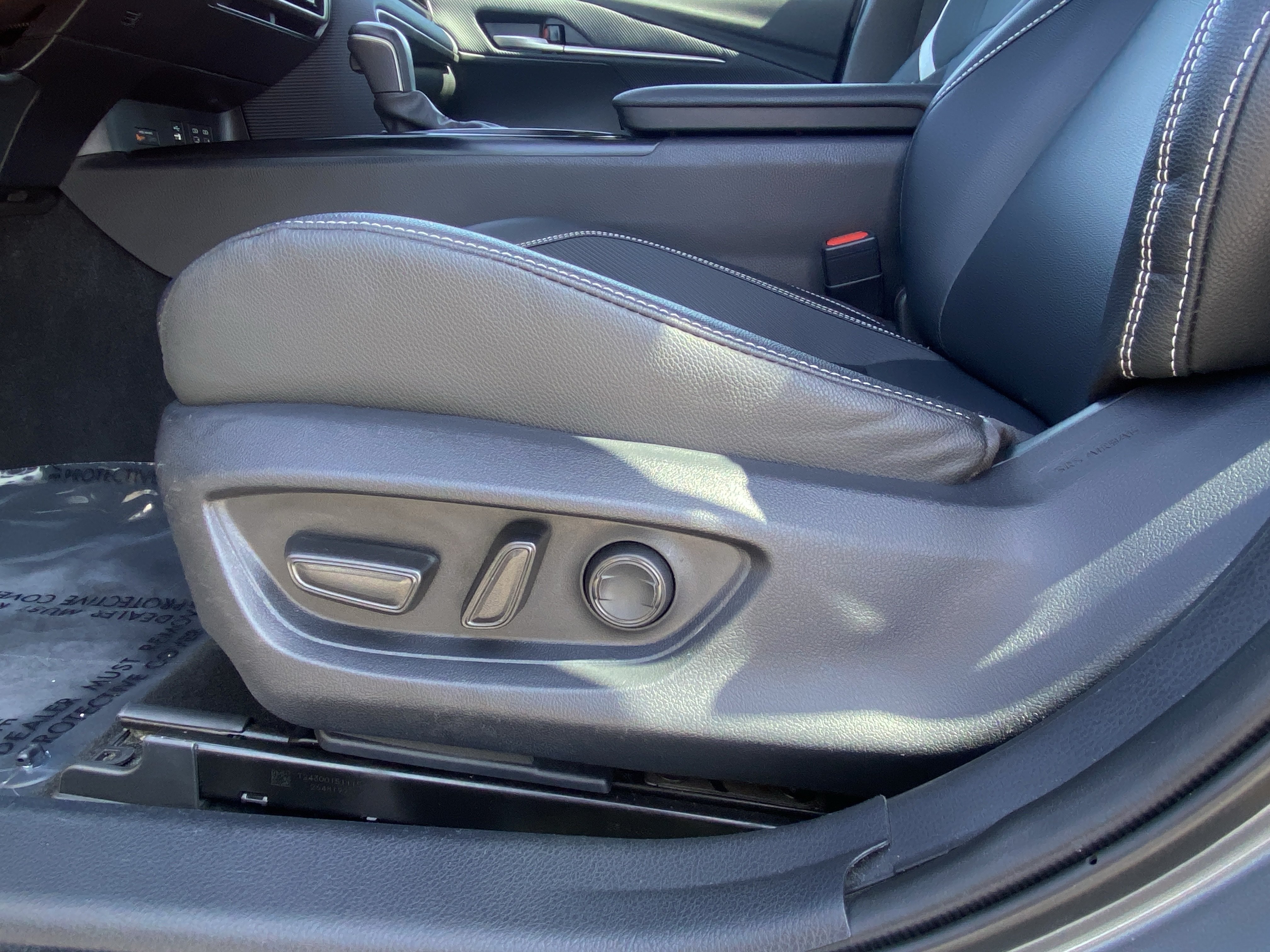 Used 2025 Toyota Camry SE FWD image 15