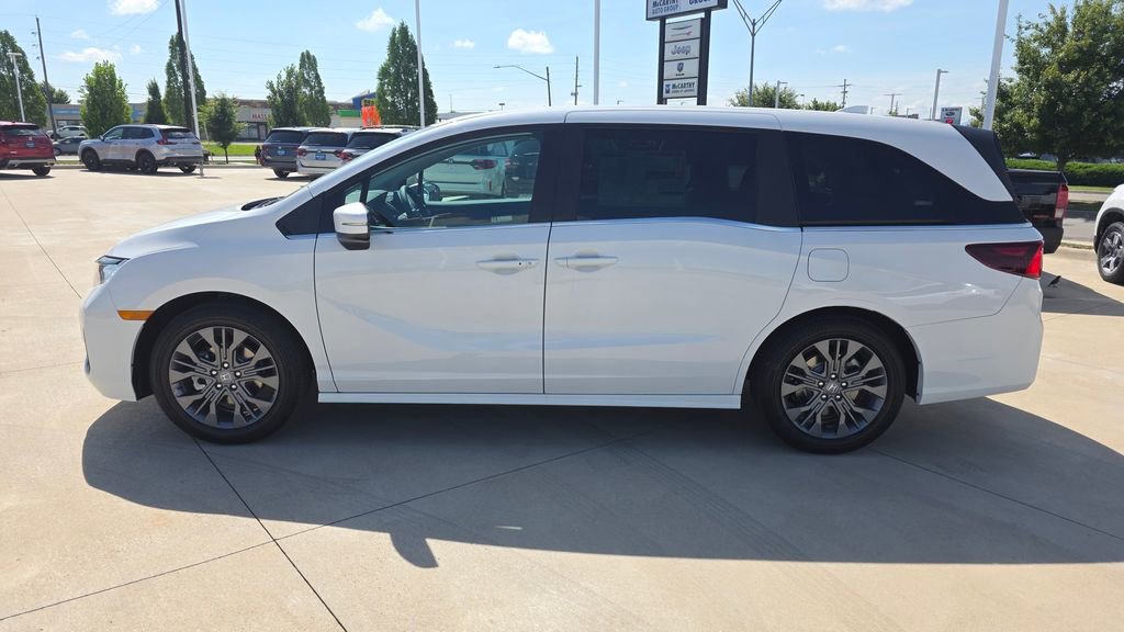 New 2026 Honda Odyssey Touring image 2