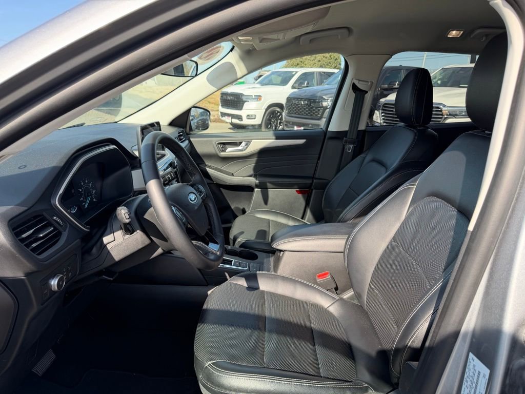 Used 2022 Ford Escape SEL image 15