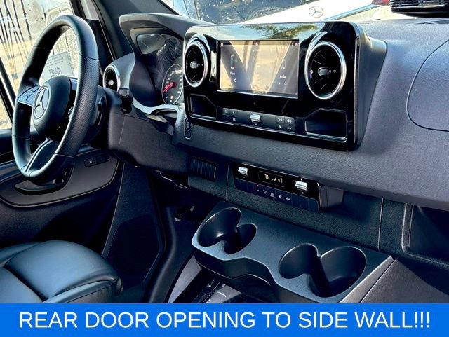 Used 2025 Mercedes-Benz Sprinter 2500 image 25