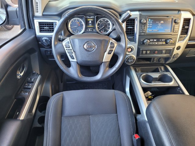 Used 2018 Nissan Titan SV w/ SV Convenience Package AWD/4WD image 19