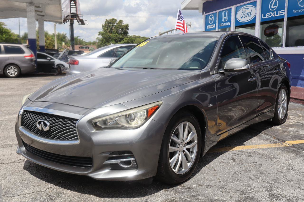 Used 2016 INFINITI Q50 3.0t Premium w/ 3.0T Premium Plus Package RWD image 9