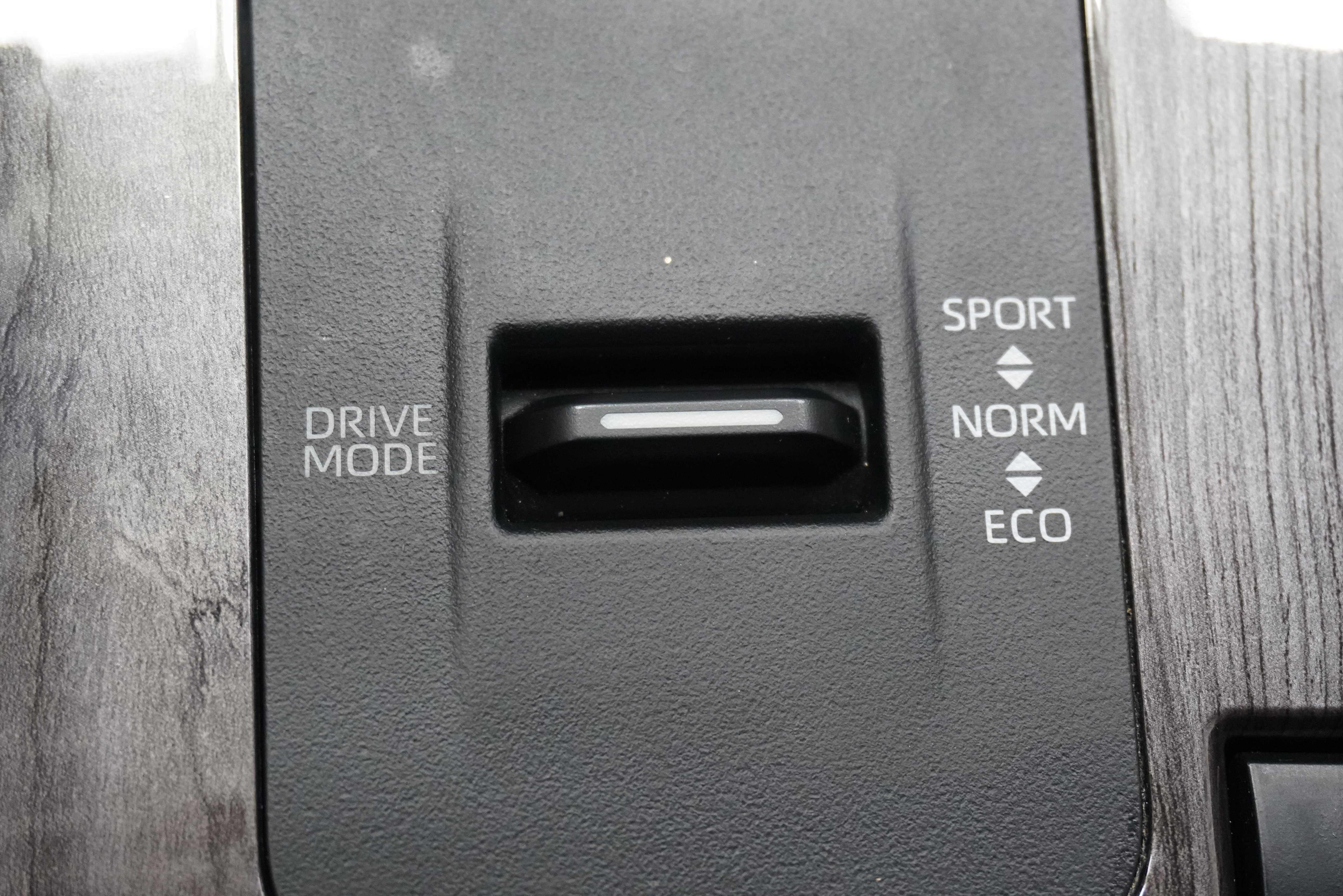 Used 2021 Toyota Highlander Limited image 25