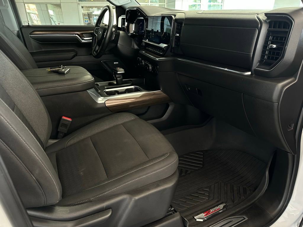 Used 2024 Chevrolet Silverado 1500 RST image 16