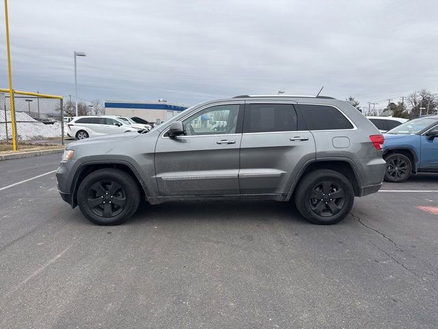 Used 2012 Jeep Grand Cherokee Laredo image 2