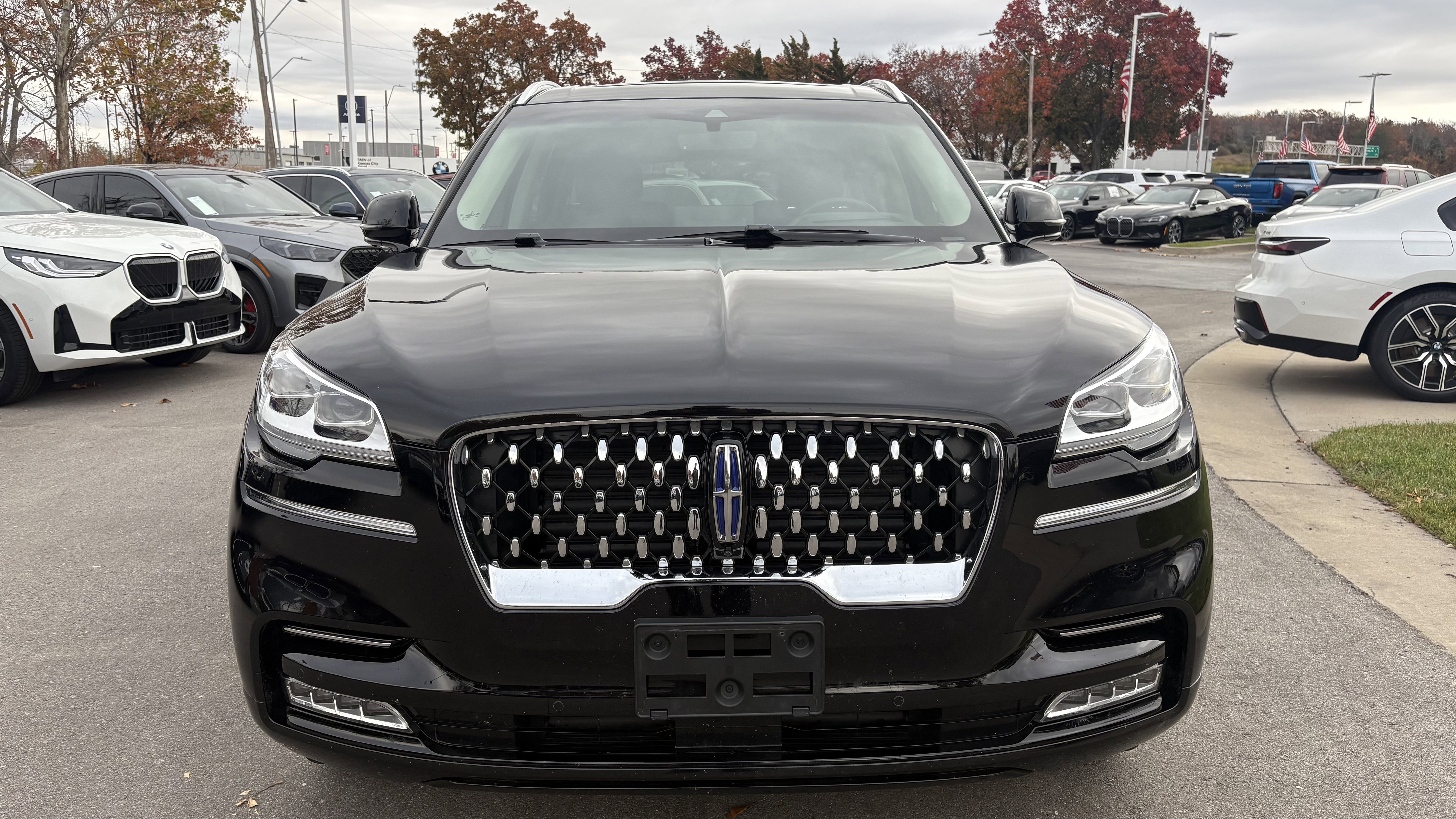 Used 2023 Lincoln Aviator Grand Touring w/ Equipment Group 301A image 3