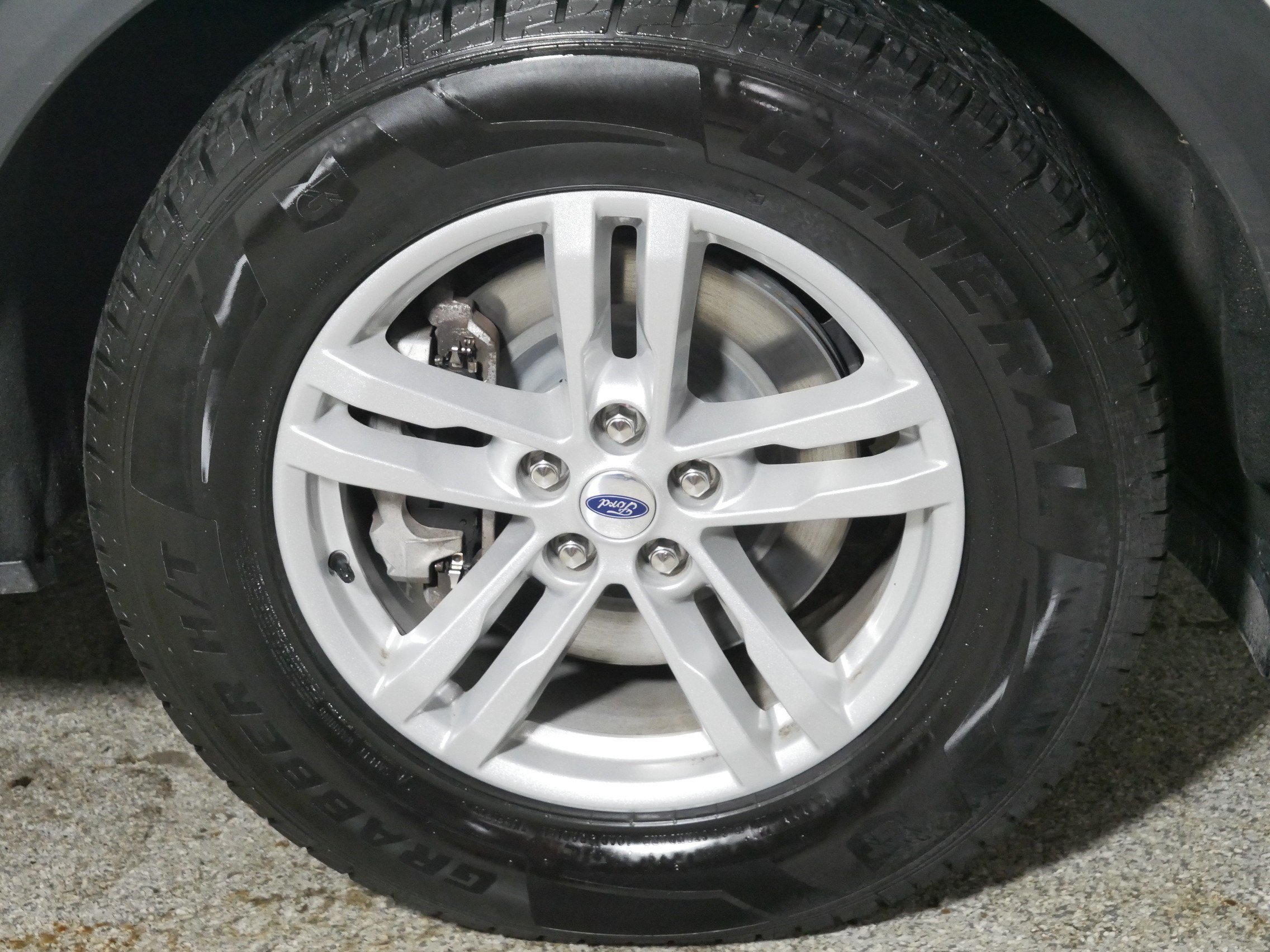 Used 2023 Ford Explorer XLT AWD/4WD image 15