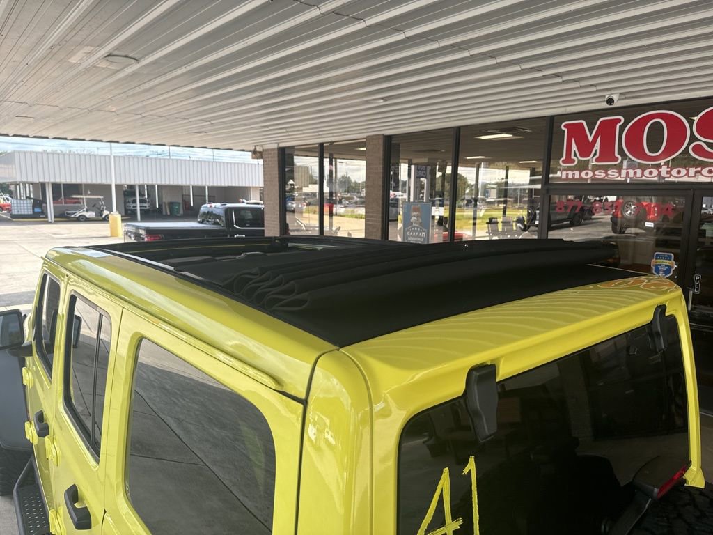 Used 2022 Jeep Wrangler Unlimited Rubicon w/ Steel Bumper Group image 29