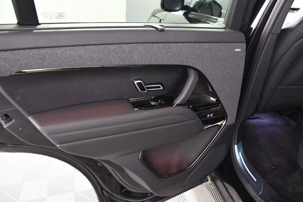 Certified 2025 Land Rover Range Rover Sport Dynamic SE image 25