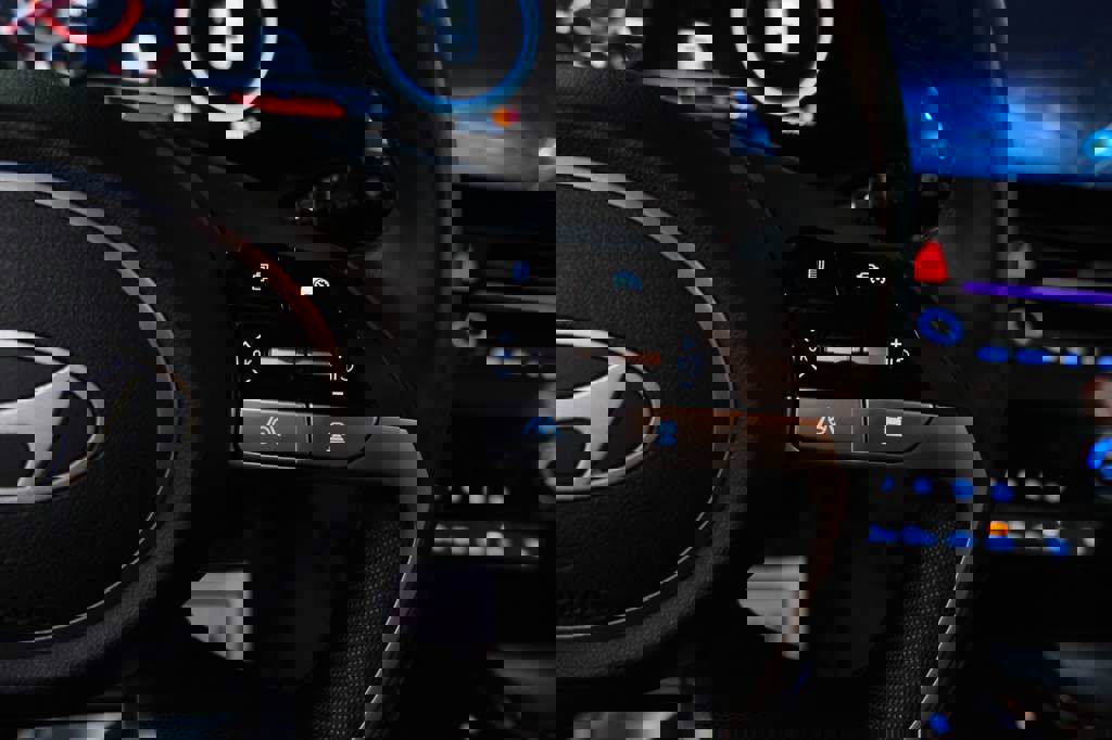 Used 2024 Hyundai Elantra Limited image 37