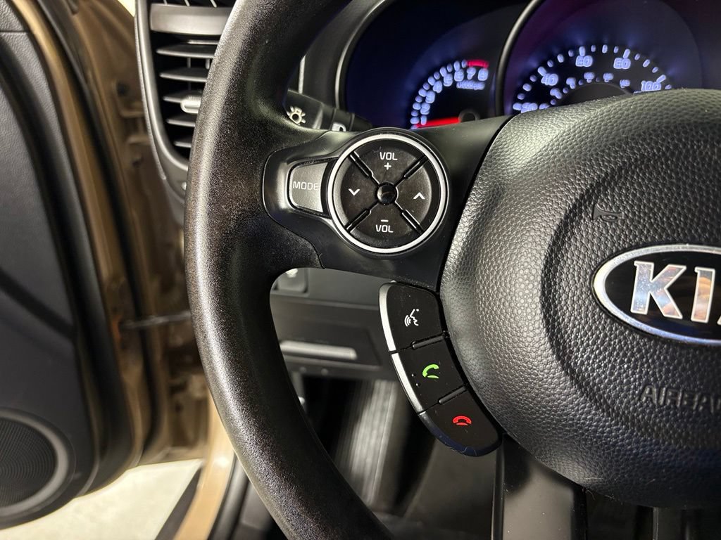 Used 2016 Kia Soul FWD image 19
