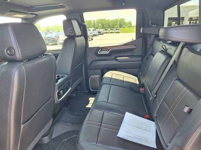 Used 2024 Chevrolet Silverado 1500 High Country w/ High Country Premium Package AWD/4WD image 45