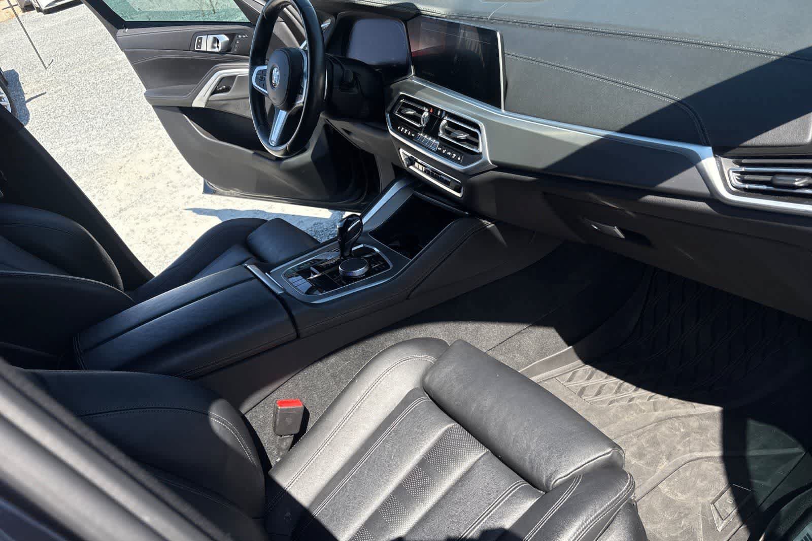 Used 2021 BMW X6 xDrive40i w/ M Sport Package AWD/4WD image 19