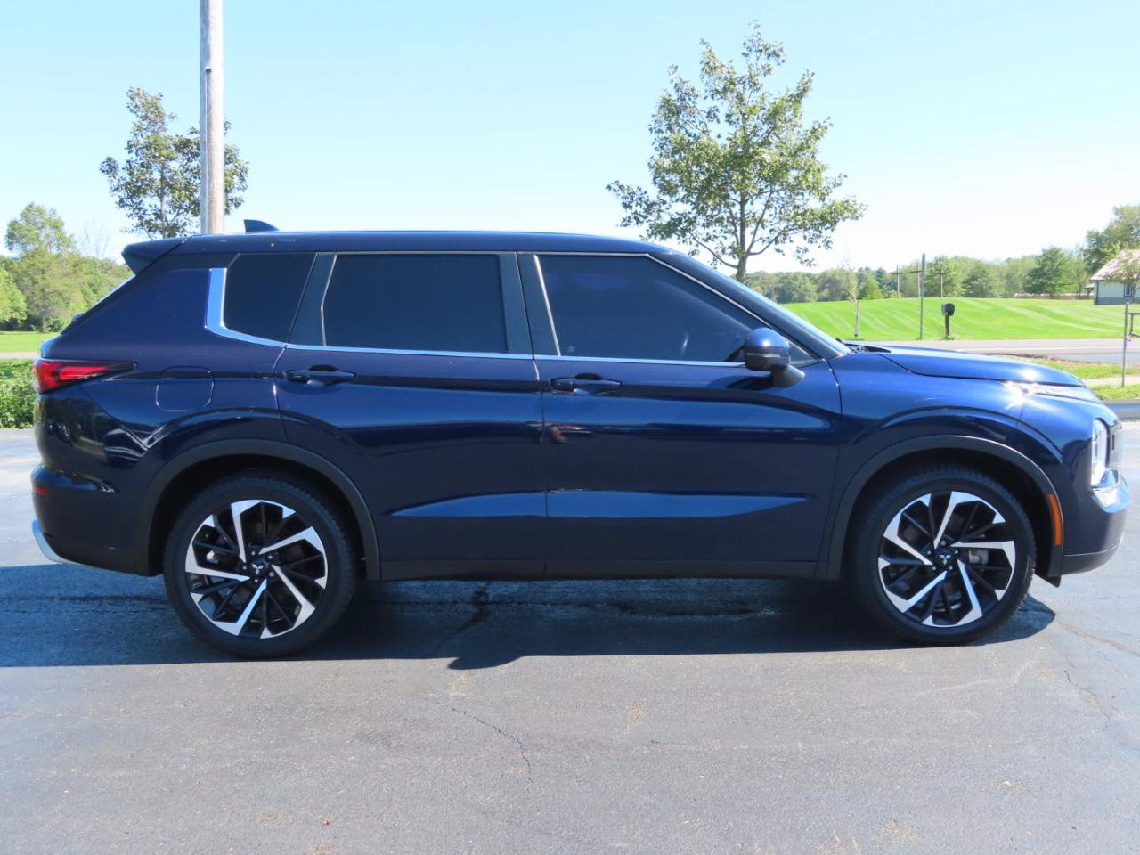 Used 2022 Mitsubishi Outlander SE AWD/4WD image 6