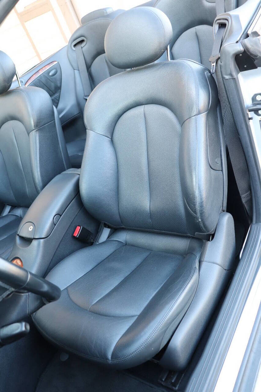 Used 2005 Mercedes-Benz CLK 320 Cabriolet image 34