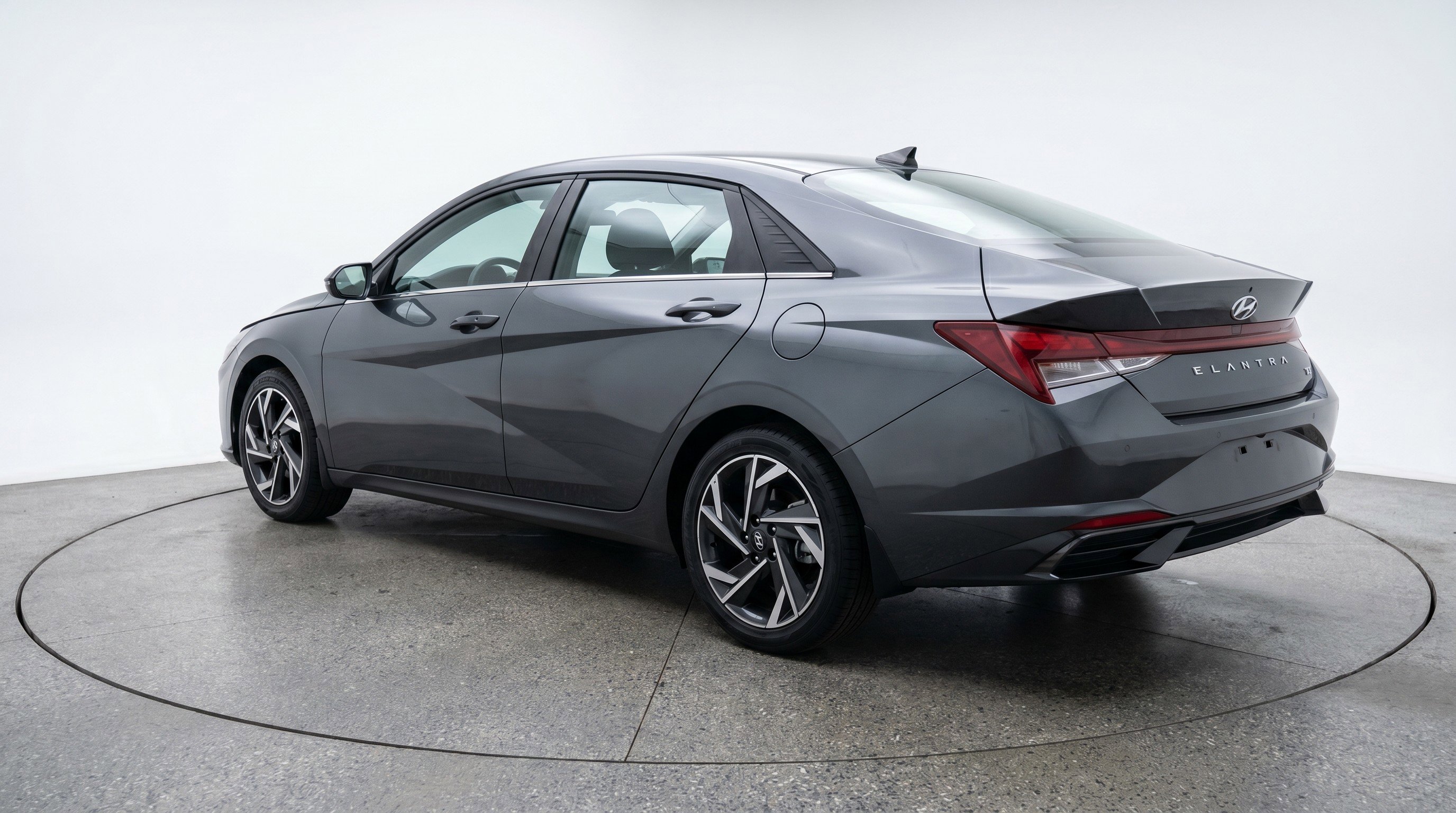 Used 2025 Hyundai Elantra SEL FWD image 6