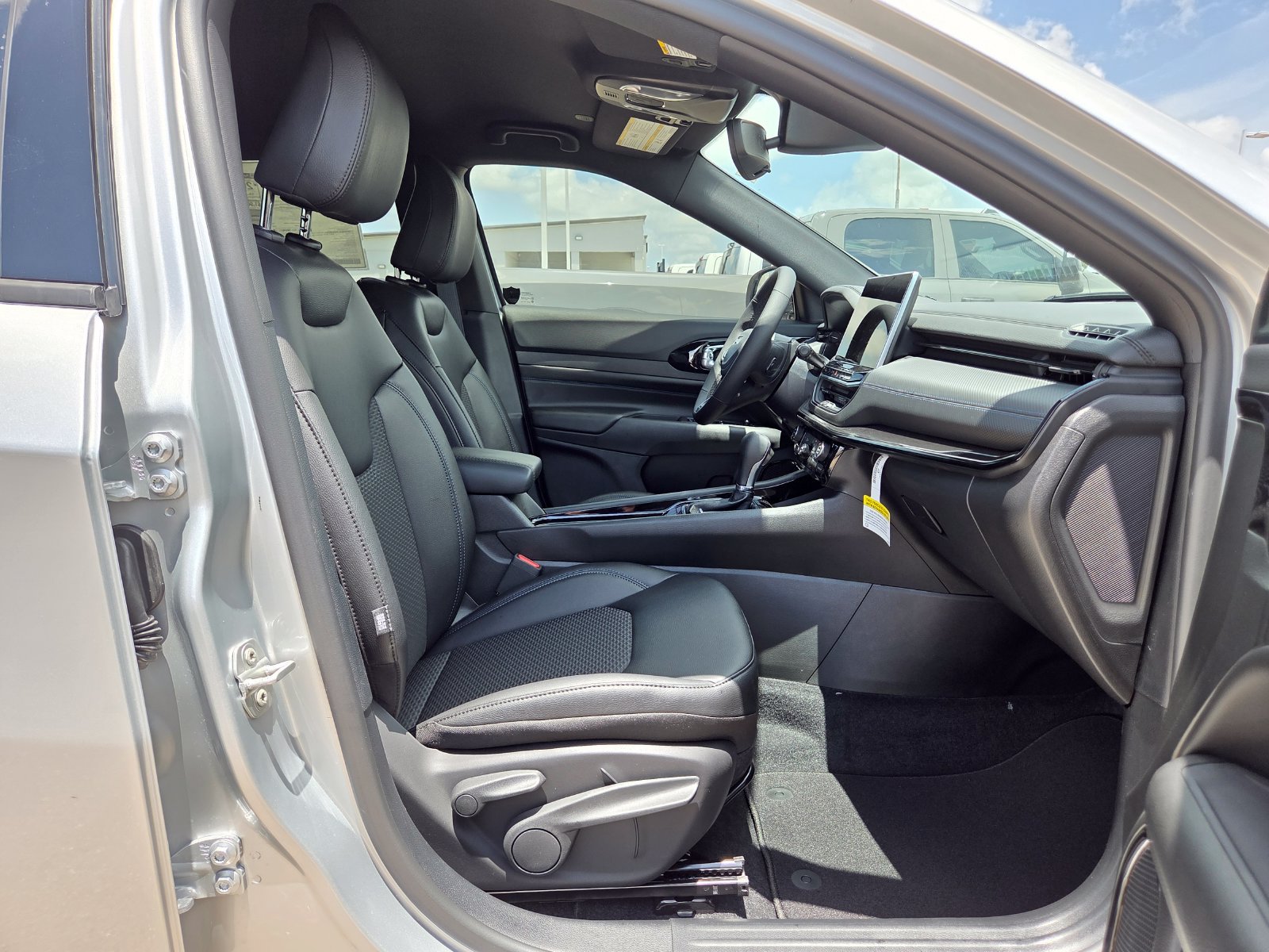 New 2026 Jeep Compass Latitude AWD/4WD image 20