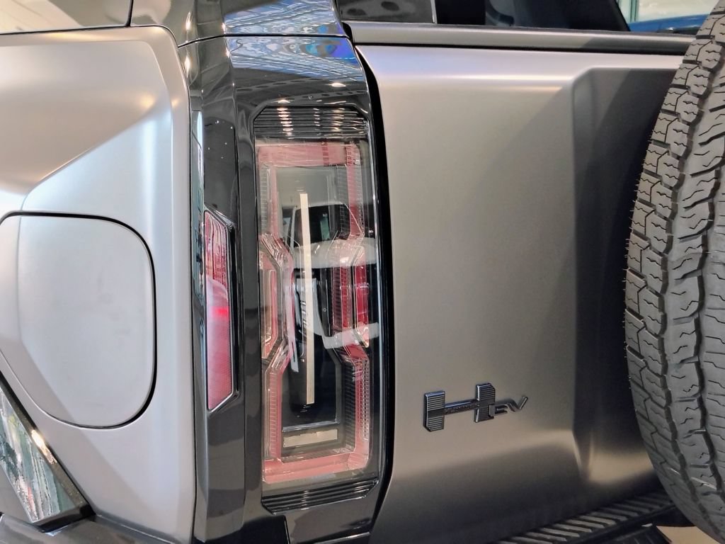 New 2026 GMC Hummer EV 3X w/ Carbon Fiber Edition Package AWD/4WD image 21