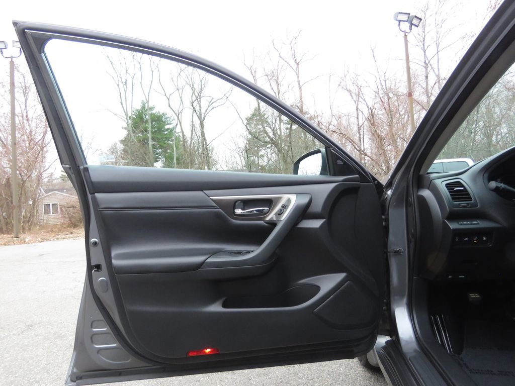 Used 2014 Nissan Altima 2.5 SL w/ Technology Package image 9