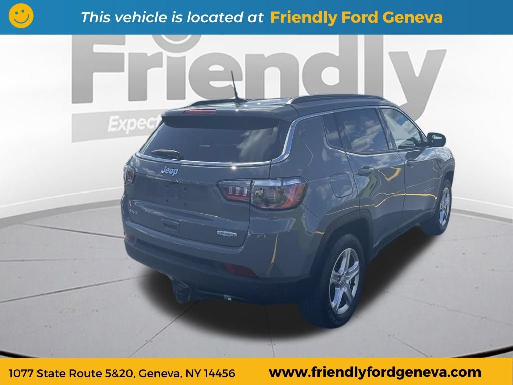 Used 2023 Jeep Compass Latitude w/ Convenience Group AWD/4WD image 5