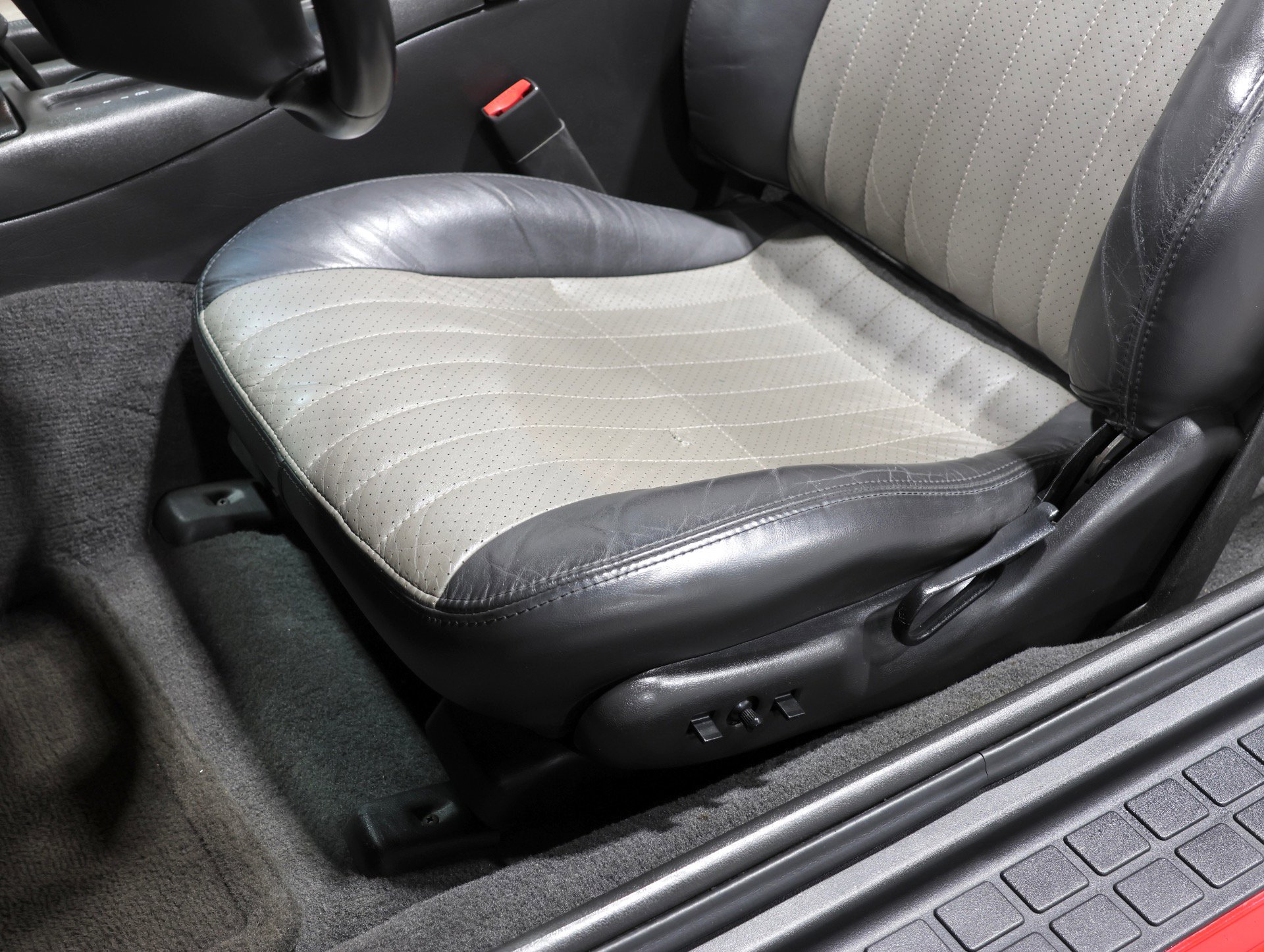 Used 2002 Chevrolet Camaro Z28 w/ SS Performance/Appearance Pkg RWD image 79
