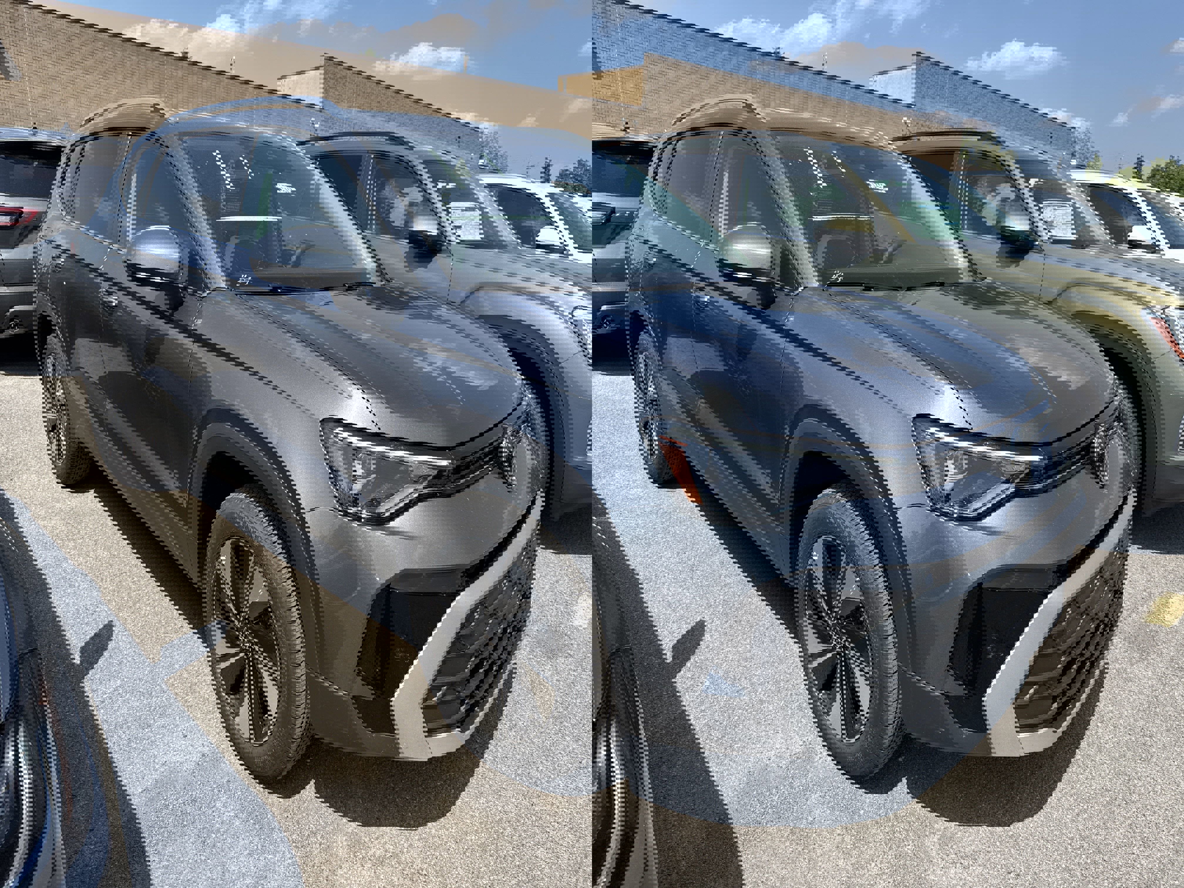 New 2025 Volkswagen Taos SE image 2