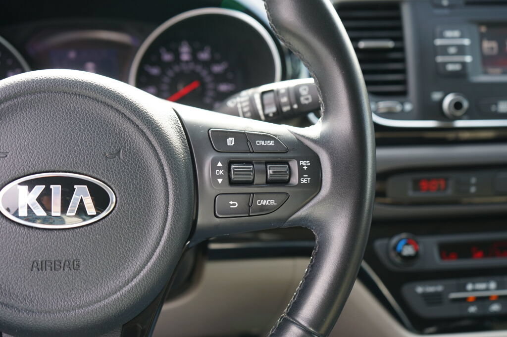 Used 2015 Kia Sedona EX FWD image 23
