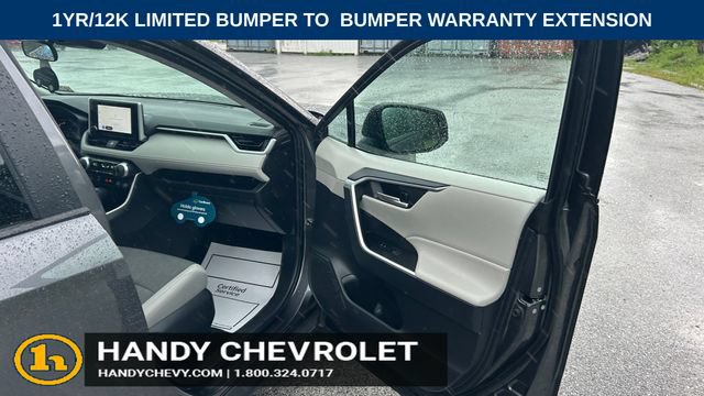 Used 2025 Toyota RAV4 XLE AWD/4WD image 36