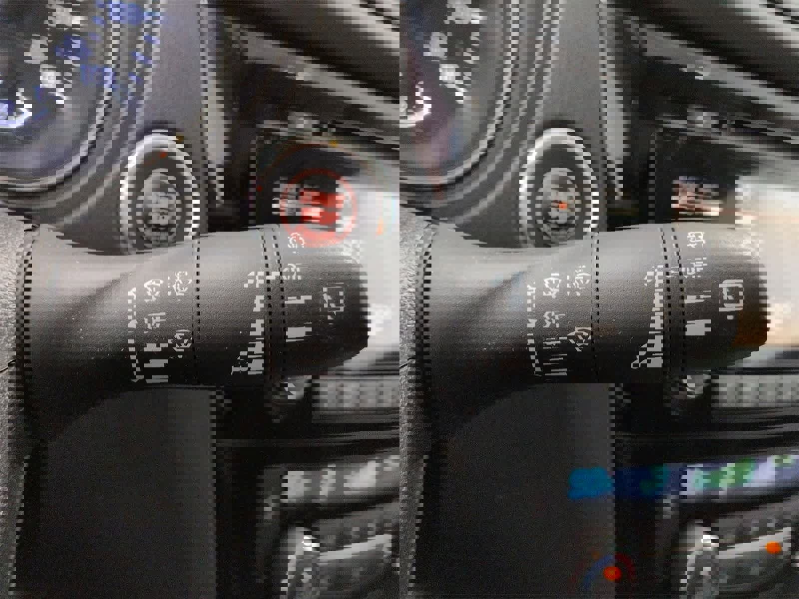 Used 2017 Nissan Rogue SV w/ Sun & Sound Touring Package image 27