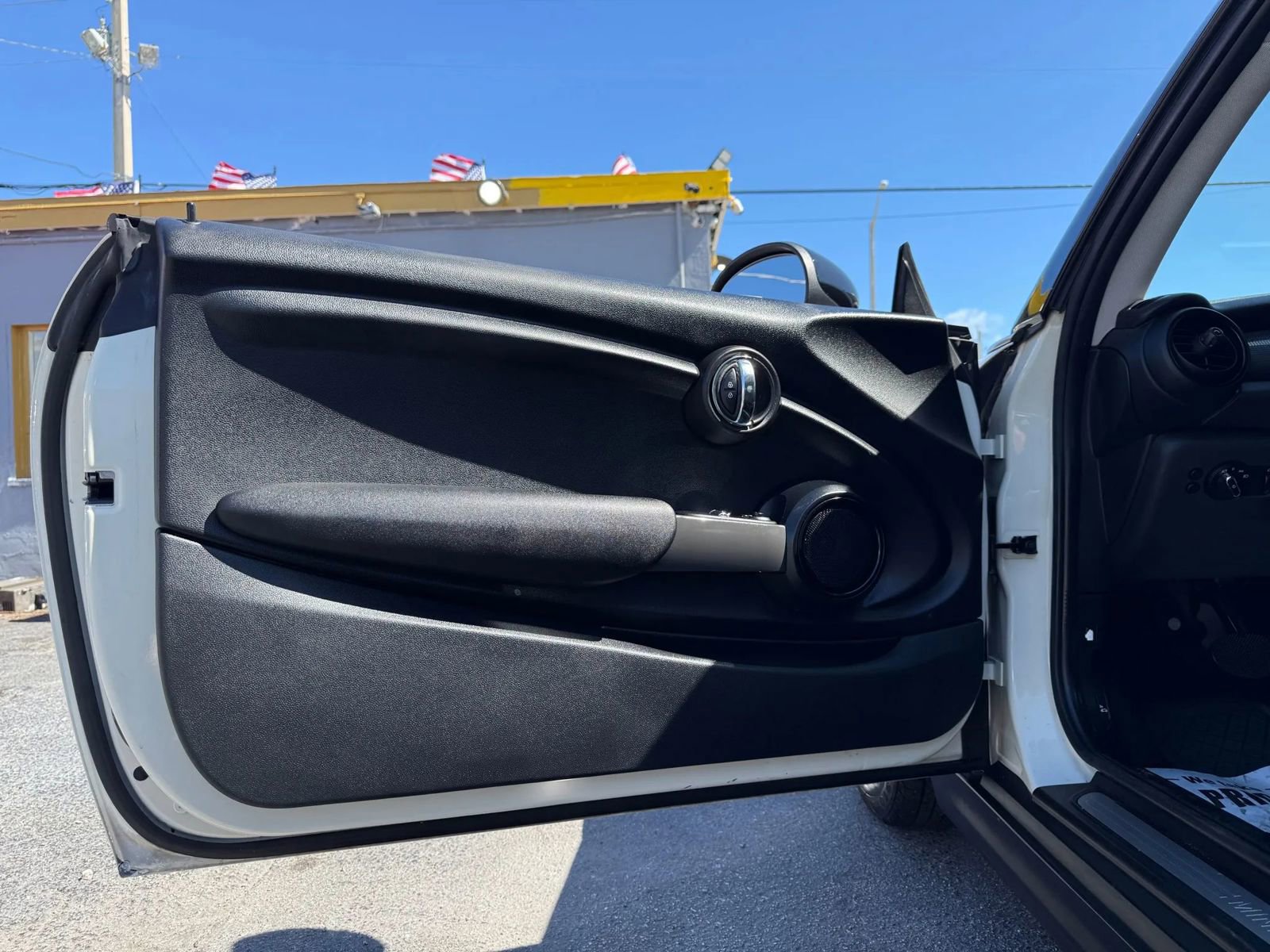 Used 2015 MINI Cooper 2-Door Hardtop image 10