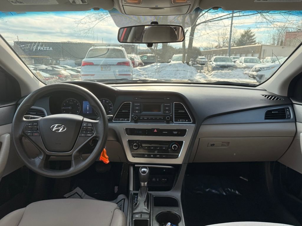 Used 2015 Hyundai Sonata SE FWD image 18