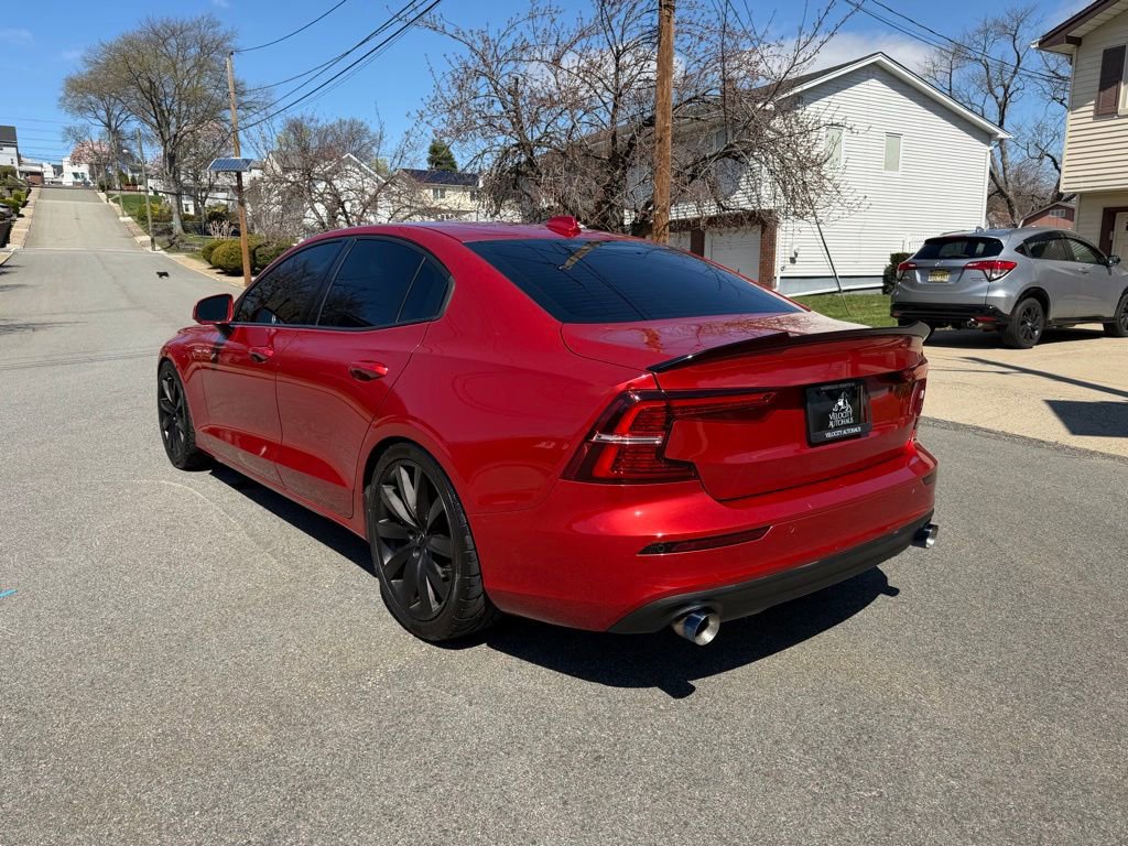 Used 2019 Volvo S60 T6 Momentum w/ Premium Package image 5