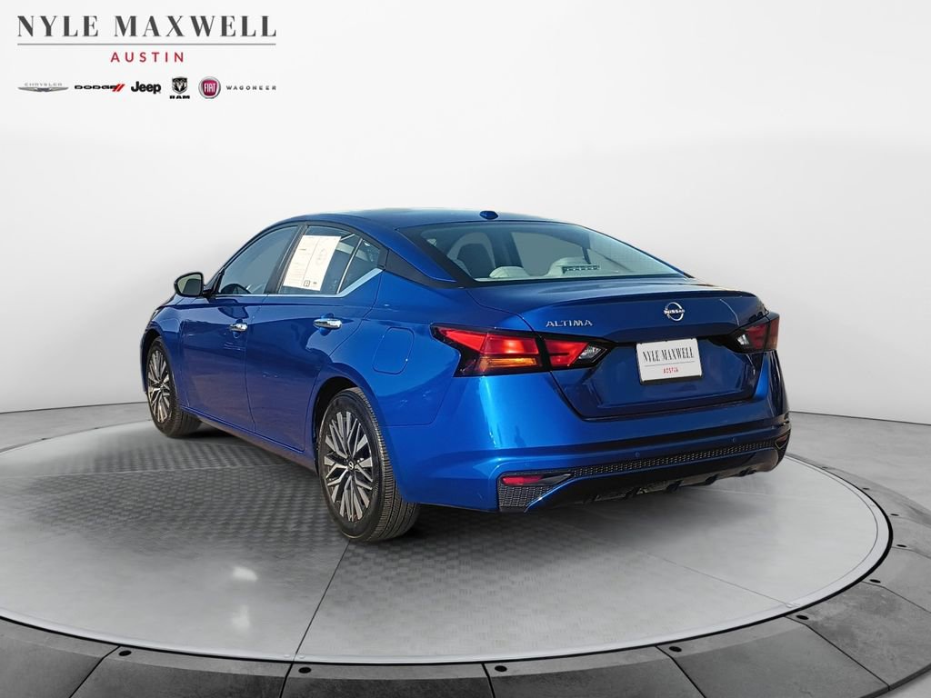 Used 2025 Nissan Altima 2.5 SV FWD image 14