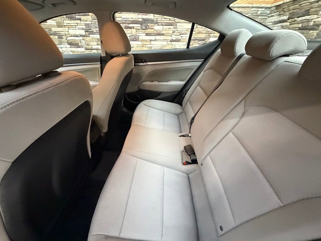 Used 2018 Hyundai Elantra Value Edition FWD image 28