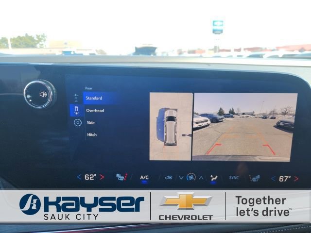 Used 2025 Chevrolet Suburban Z71 image 16