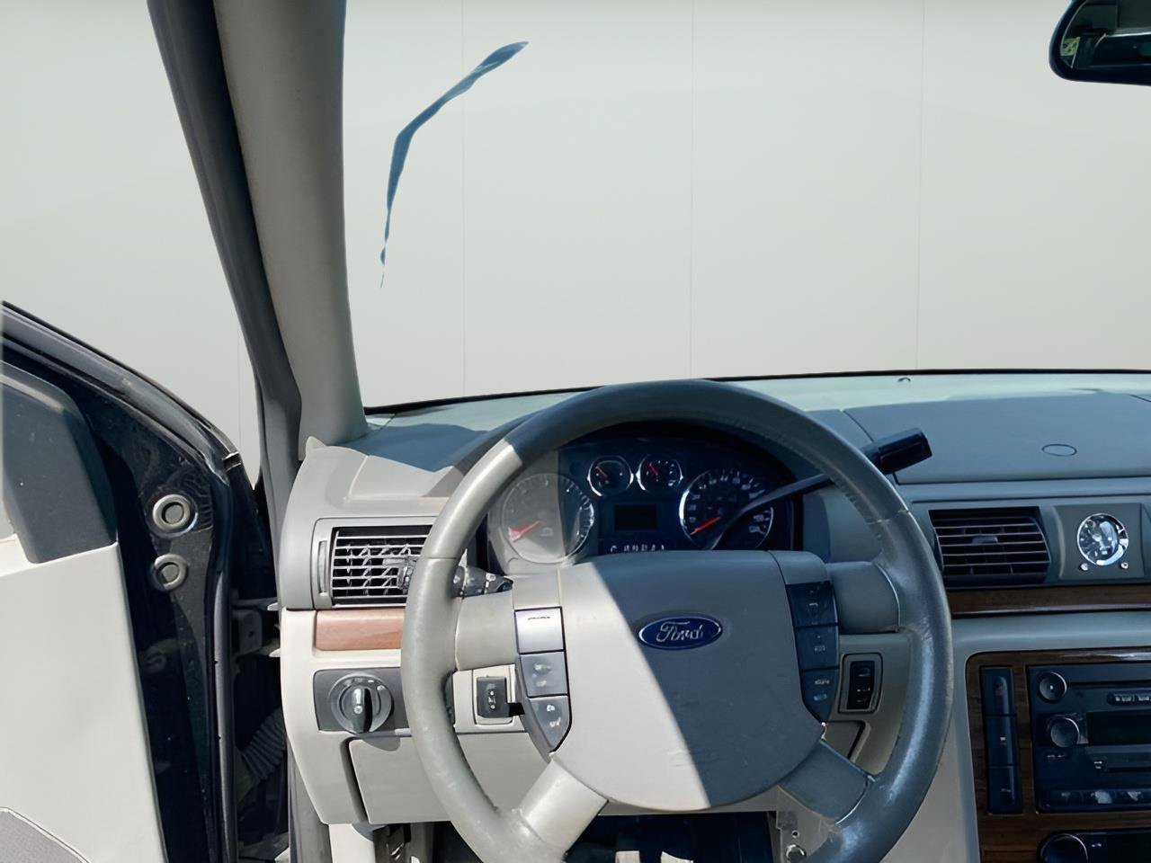 Used 2004 Ford Freestar Limited FWD image 30