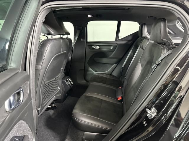 Used 2020 Volvo XC40 T5 R-Design w/ Protection Package Premier image 25