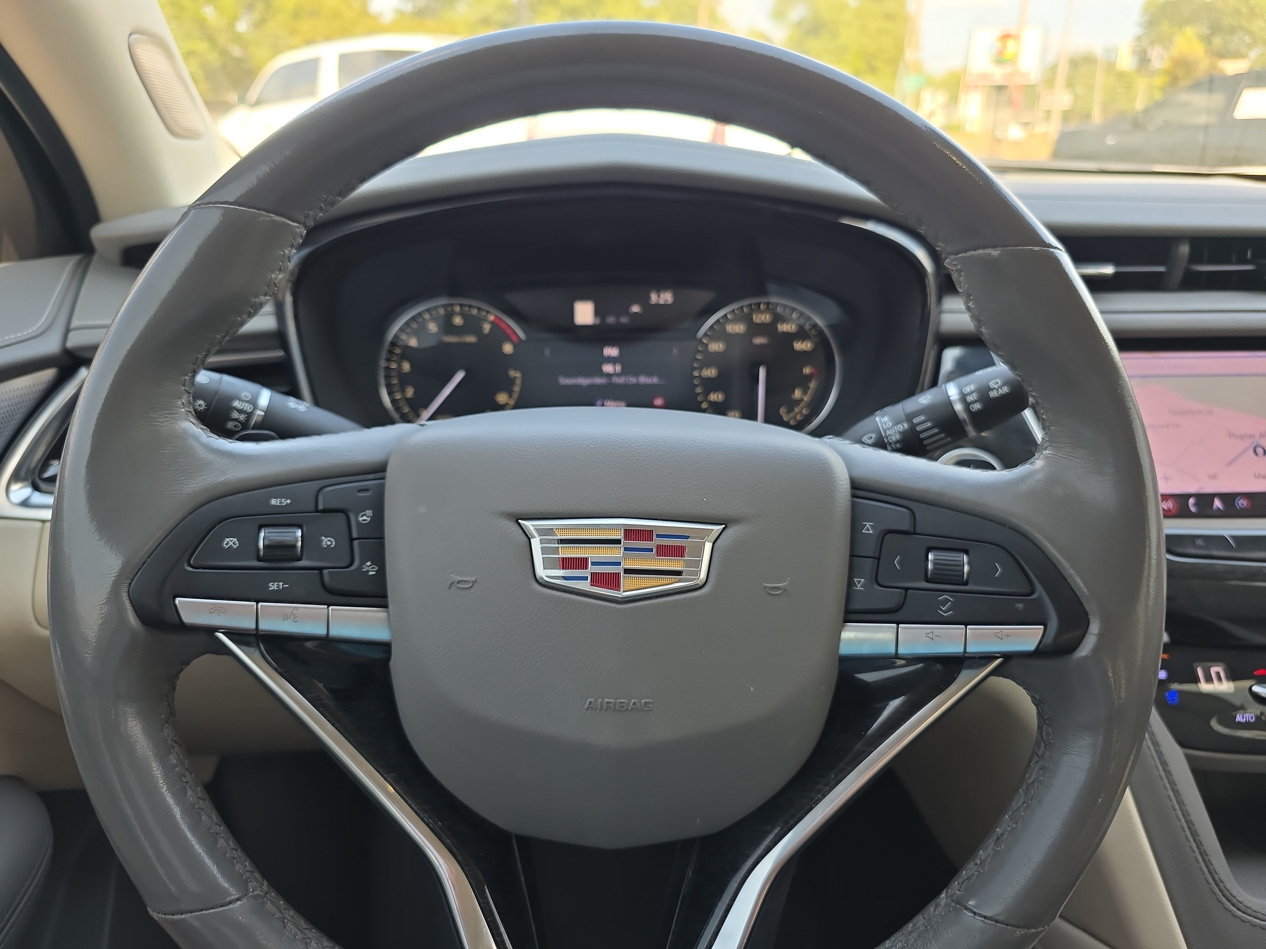 Used 2023 Cadillac XT6 Premium Luxury FWD image 19
