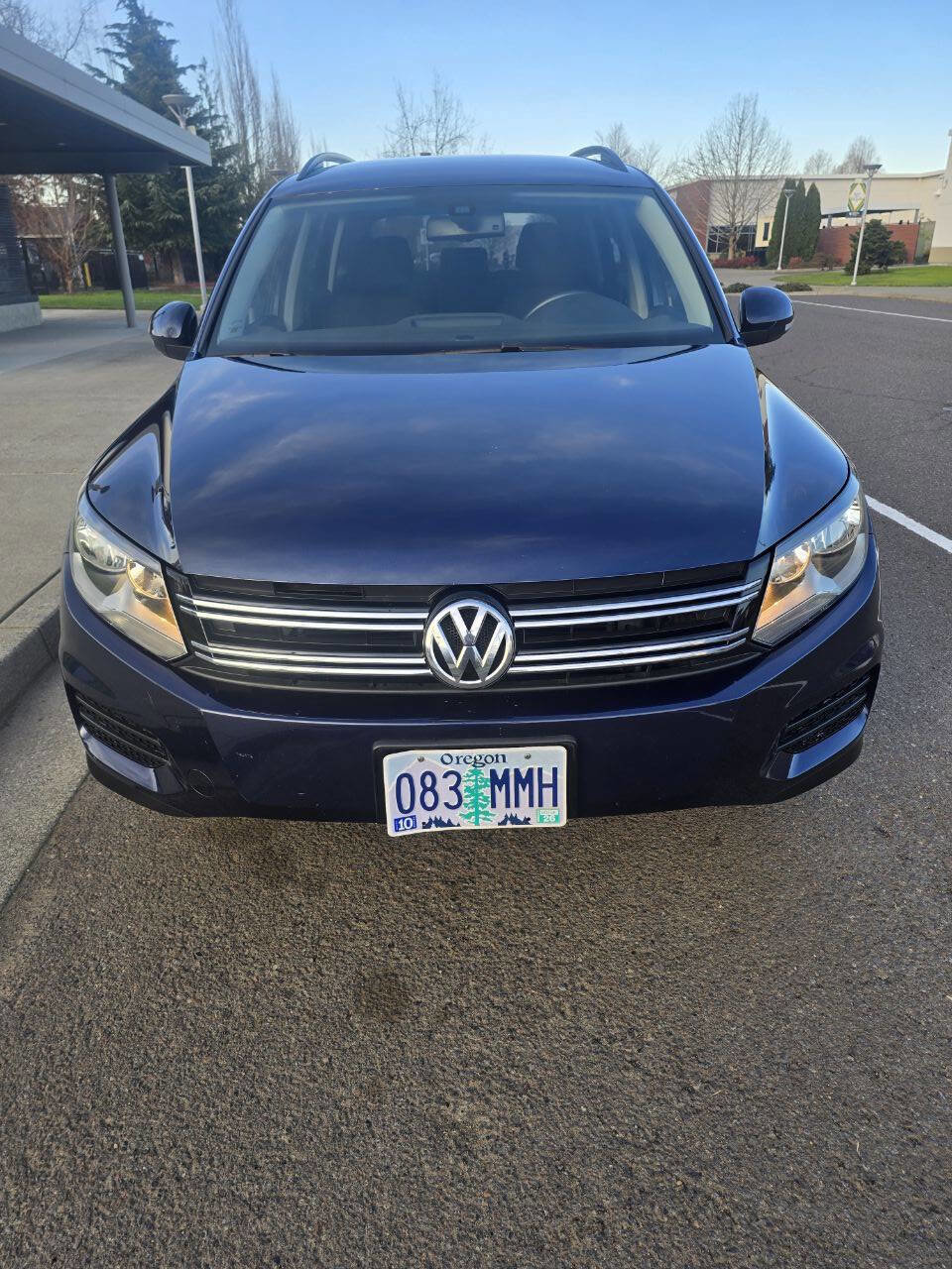 Used 2016 Volkswagen Tiguan S image 2