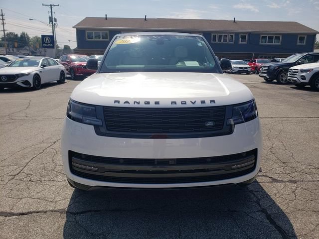 Used 2025 Land Rover Range Rover SE AWD/4WD image 3