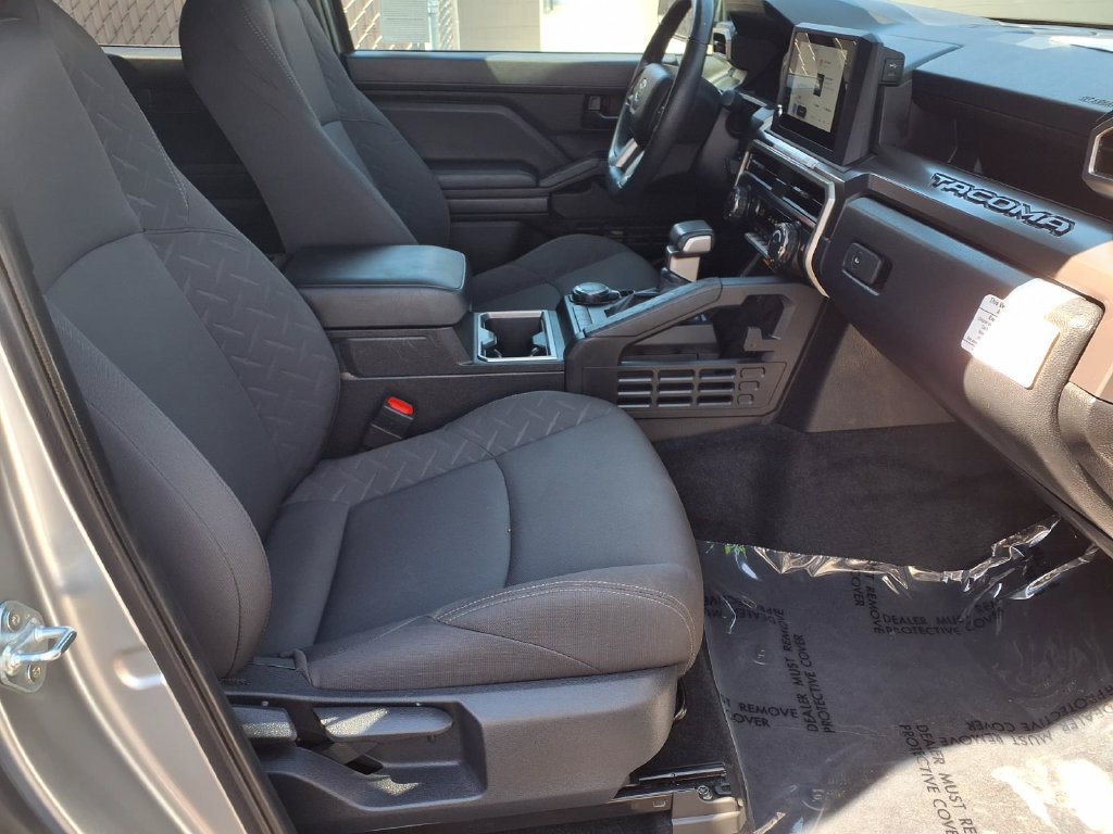 Certified 2024 Toyota Tacoma SR5 AWD/4WD image 24