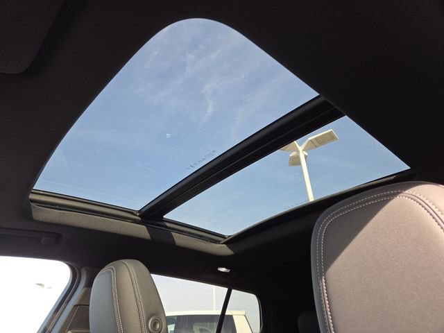 New 2026 Chevrolet Equinox EV LT image 3