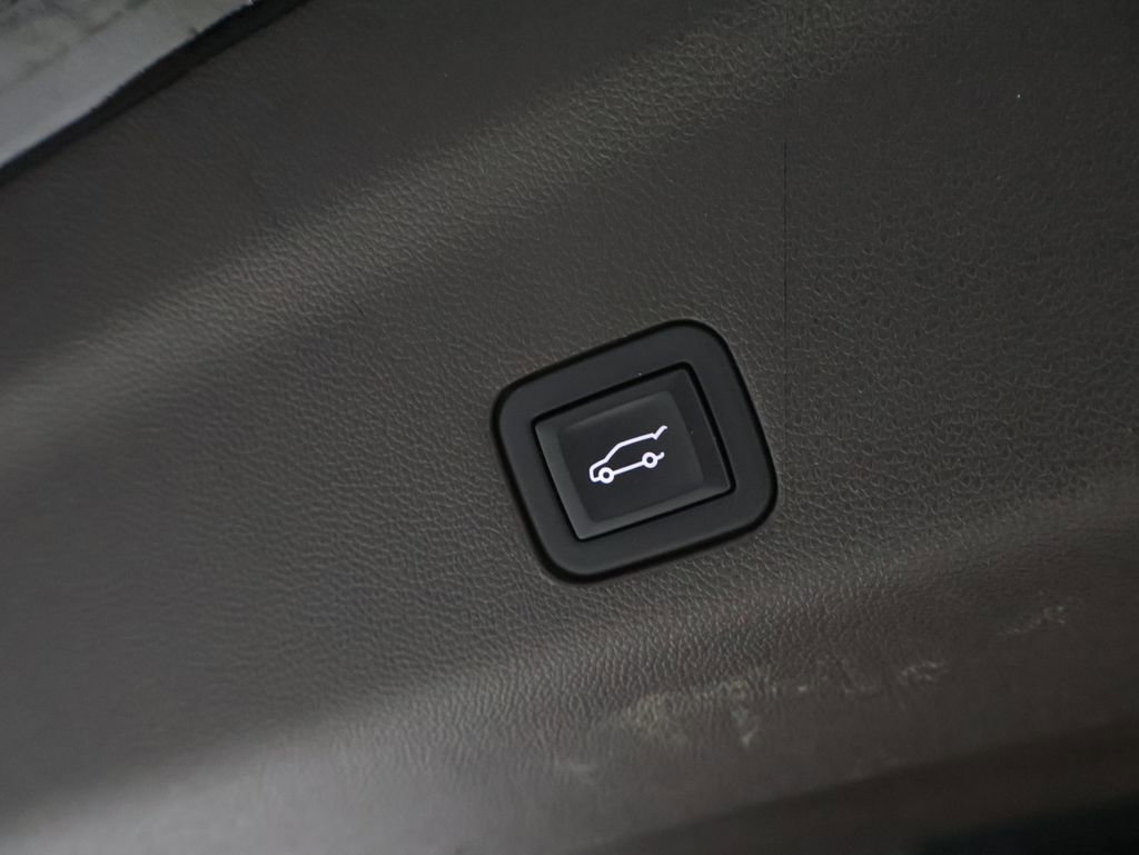 Used 2024 GMC Yukon XL Denali w/ Denali Reserve Package image 24