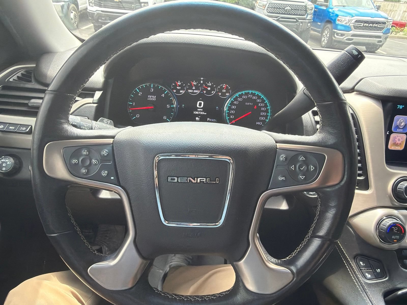 Used 2019 GMC Yukon XL Denali w/ Denali Ultimate Package AWD/4WD image 13