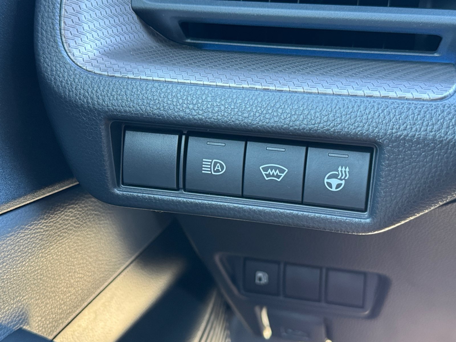 Used 2023 Toyota Prius XLE AWD/4WD image 21