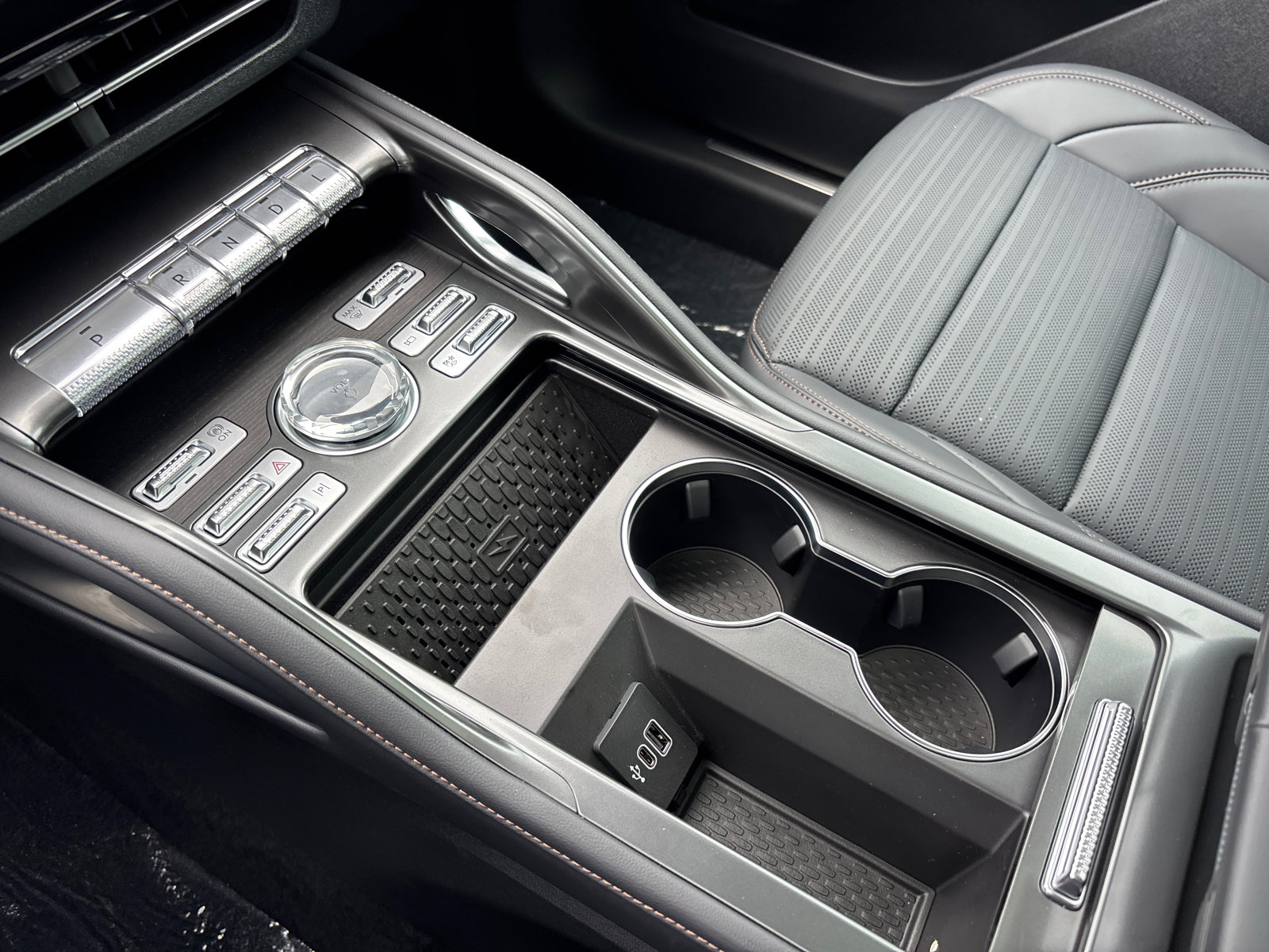 New 2026 Lincoln Nautilus Reserve AWD/4WD image 24