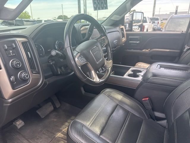 Used 2018 GMC Sierra 2500 Denali w/ Duramax Plus Package AWD/4WD image 34