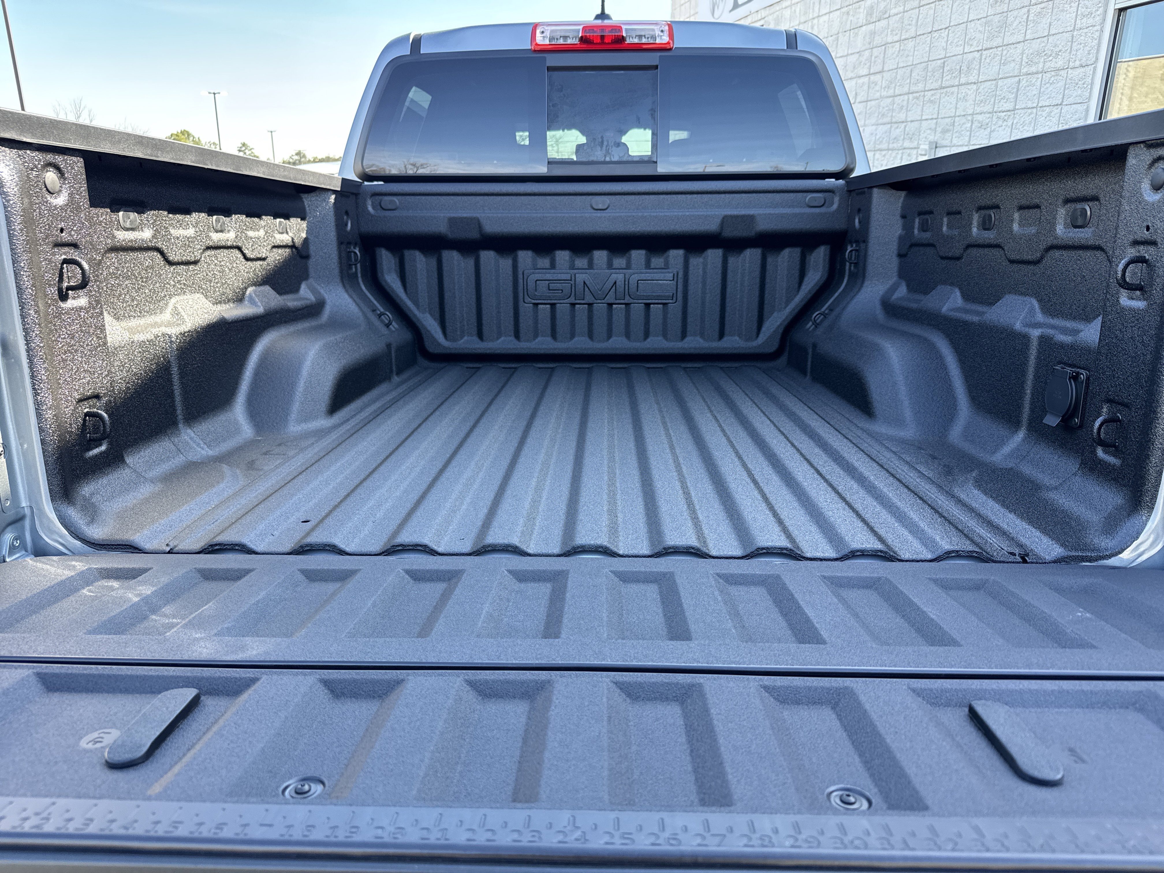 New 2026 GMC Canyon Elevation w/ Convenience Package image 30