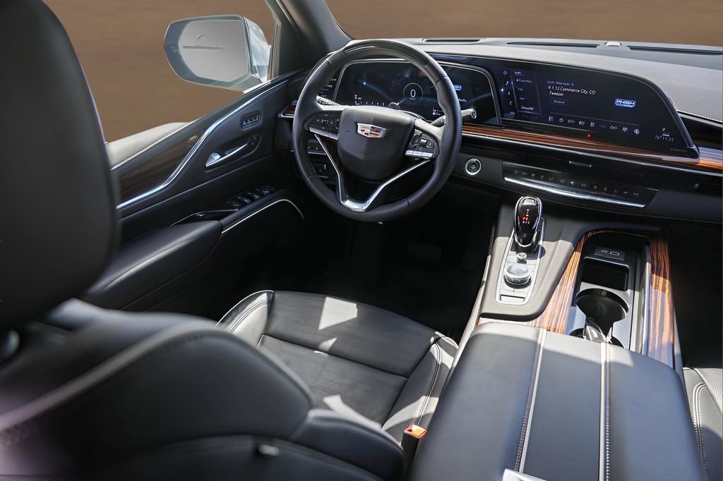 Used 2024 Cadillac Escalade ESV Premium Luxury w/ Performance Package image 29